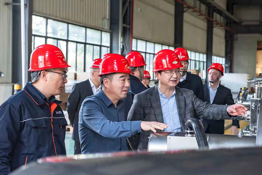 辛國(guó)榮調(diào)研-江機(jī)公司.jpg